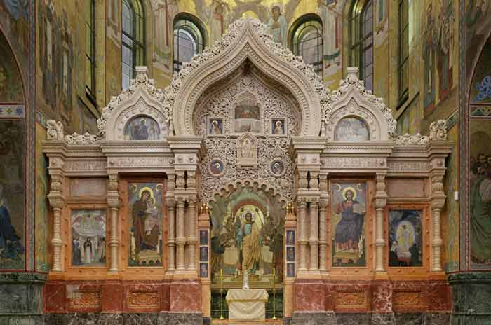 l'iconostasi intagliata in marmo italiano